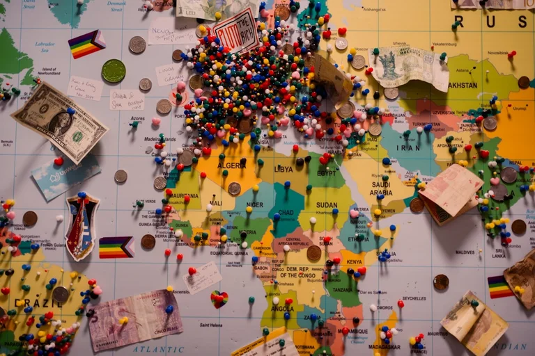 世界各国の教育がつながるイメージ