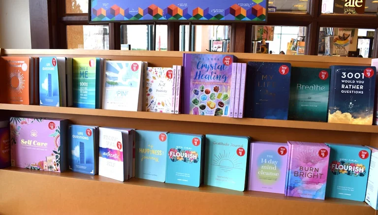 本とテクノロジーを組み合わせた学びの風景